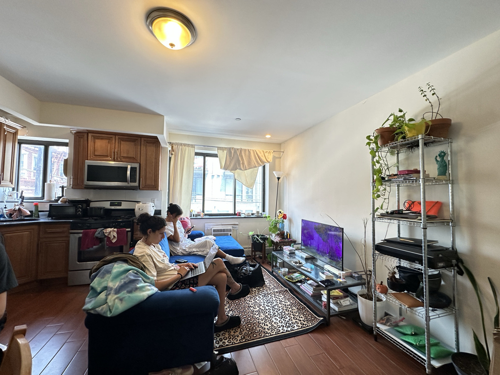 28 Troutman Street - Photo 1