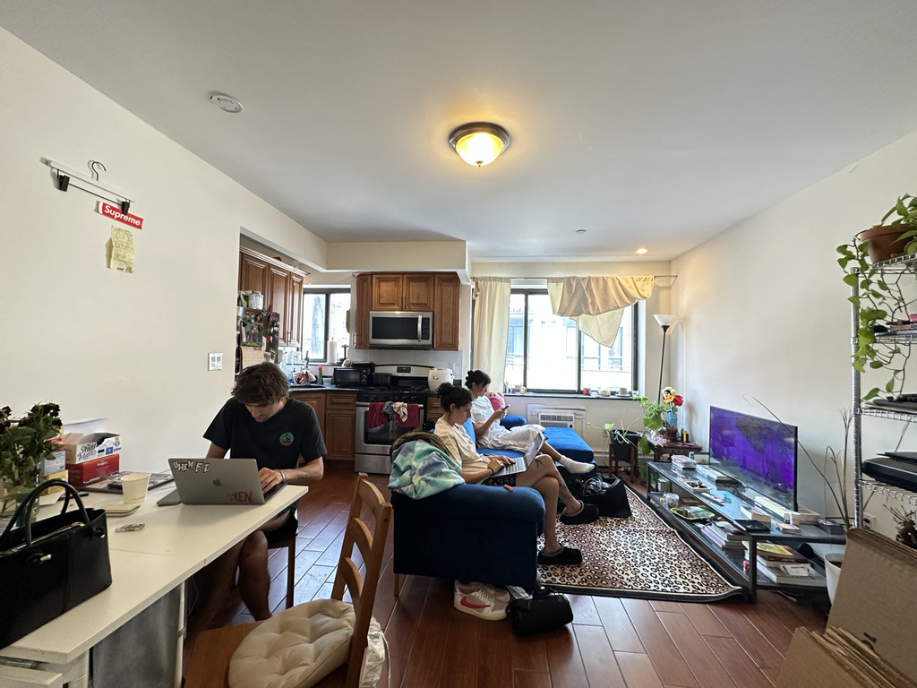 28 Troutman Street - Photo 3