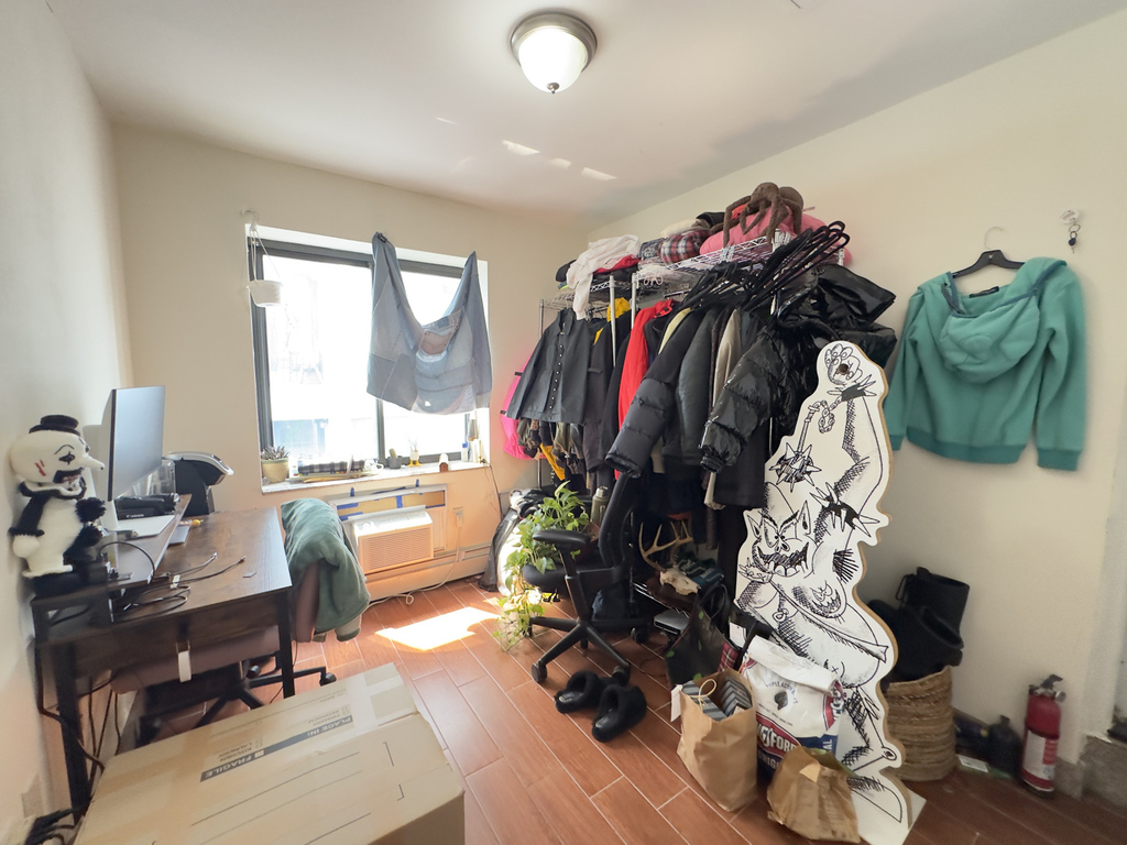 28 Troutman Street - Photo 8