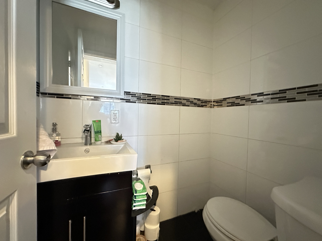 28 Troutman Street - Photo 10