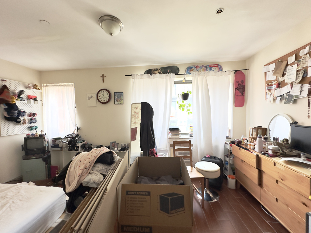 28 Troutman Street - Photo 6