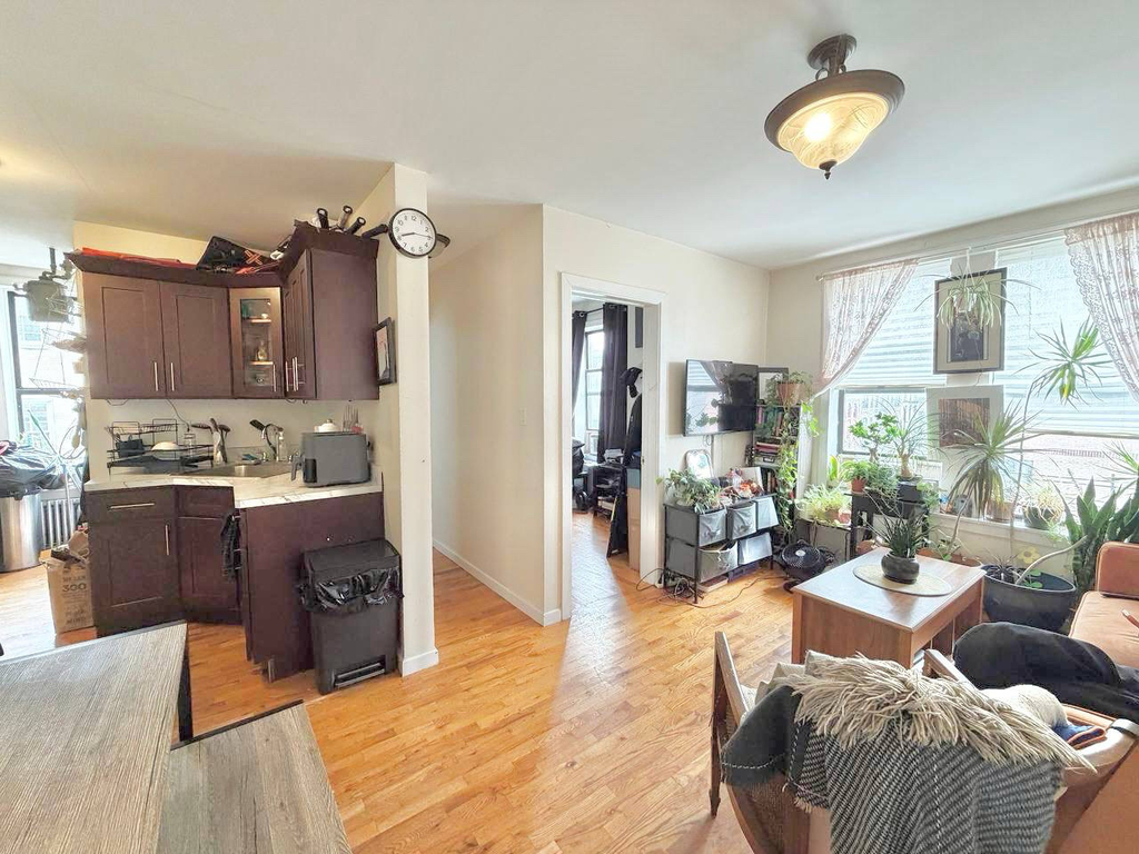 244 Roebling Street - Photo 2