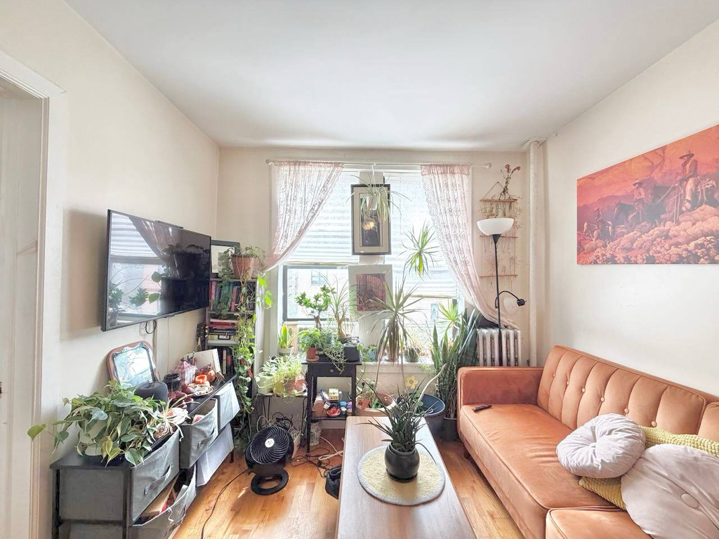 244 Roebling Street - Photo 0
