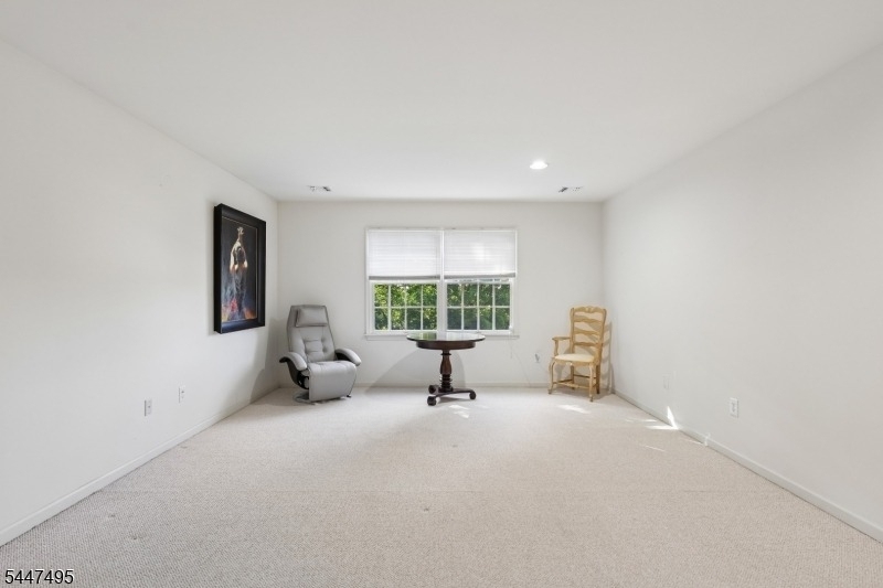 8 Pring Ct - Photo 25