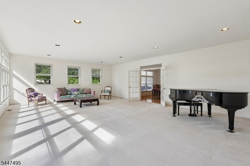 8 Pring Ct - Photo 12