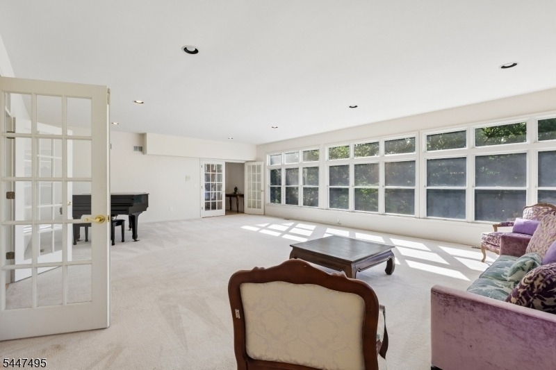 8 Pring Ct - Photo 13
