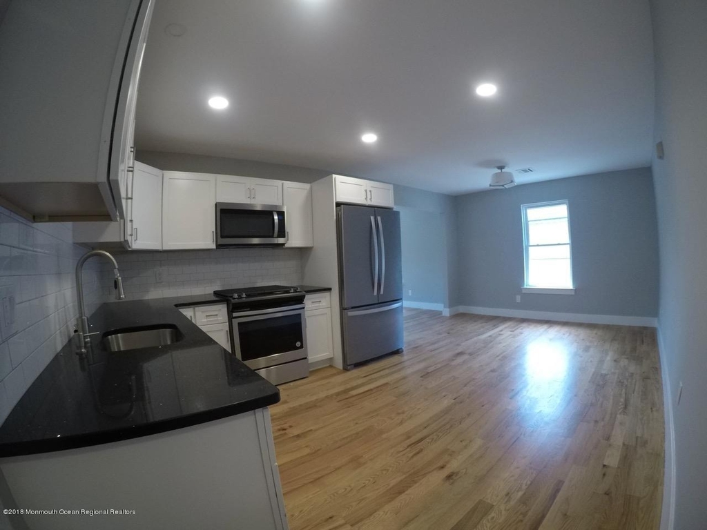 517 Asbury Avenue - Photo 3