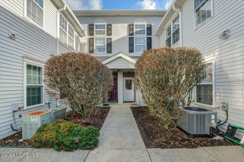 785 Banyan Court - Photo 18