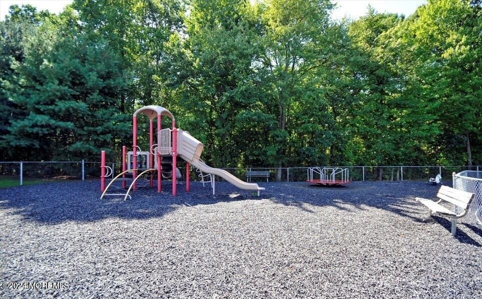 785 Banyan Court - Photo 14