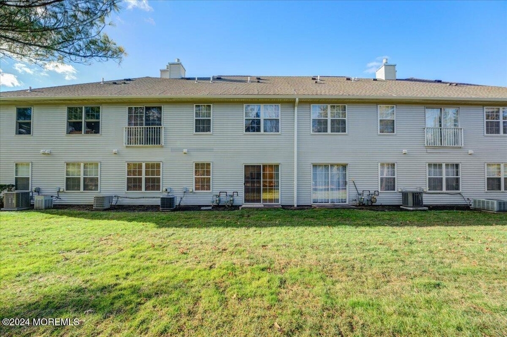 785 Banyan Court - Photo 11