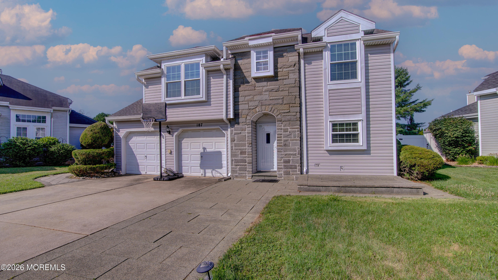 187 Kentucky Way - Photo 0