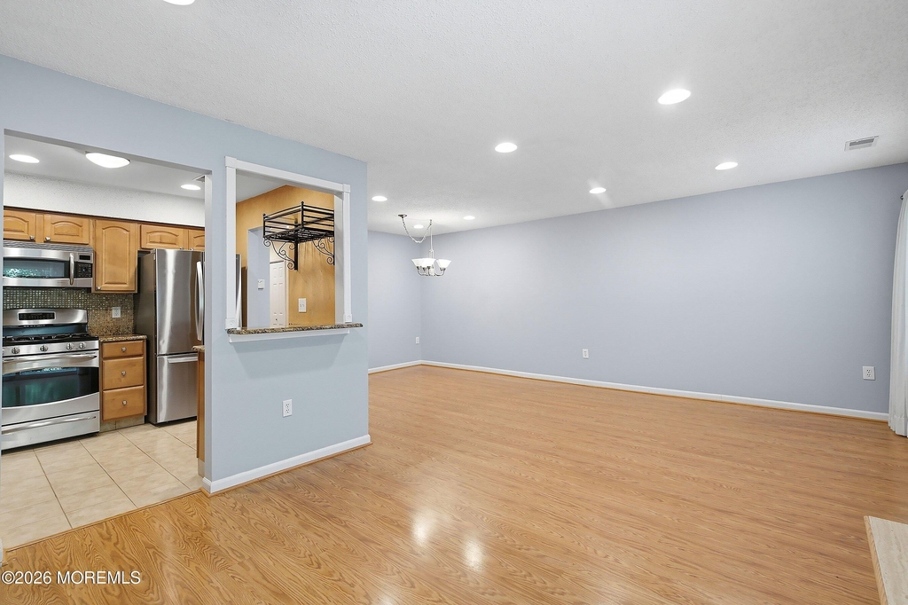 702 Carnation Drive - Photo 5