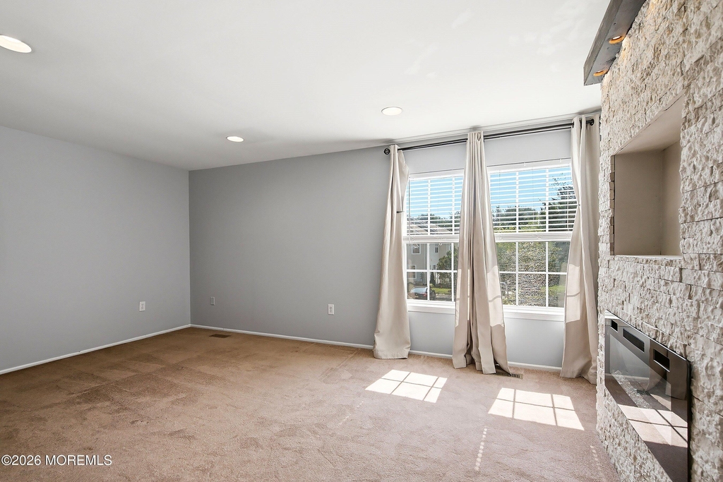 702 Carnation Drive - Photo 11