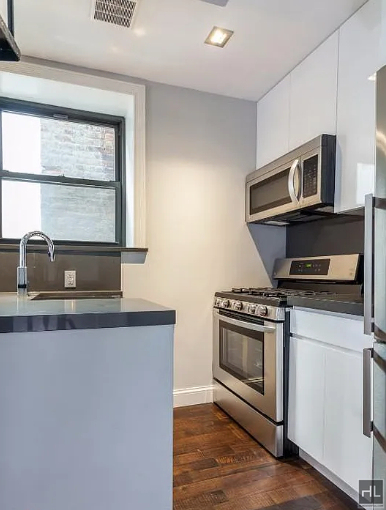 East 119 Street - Photo 2