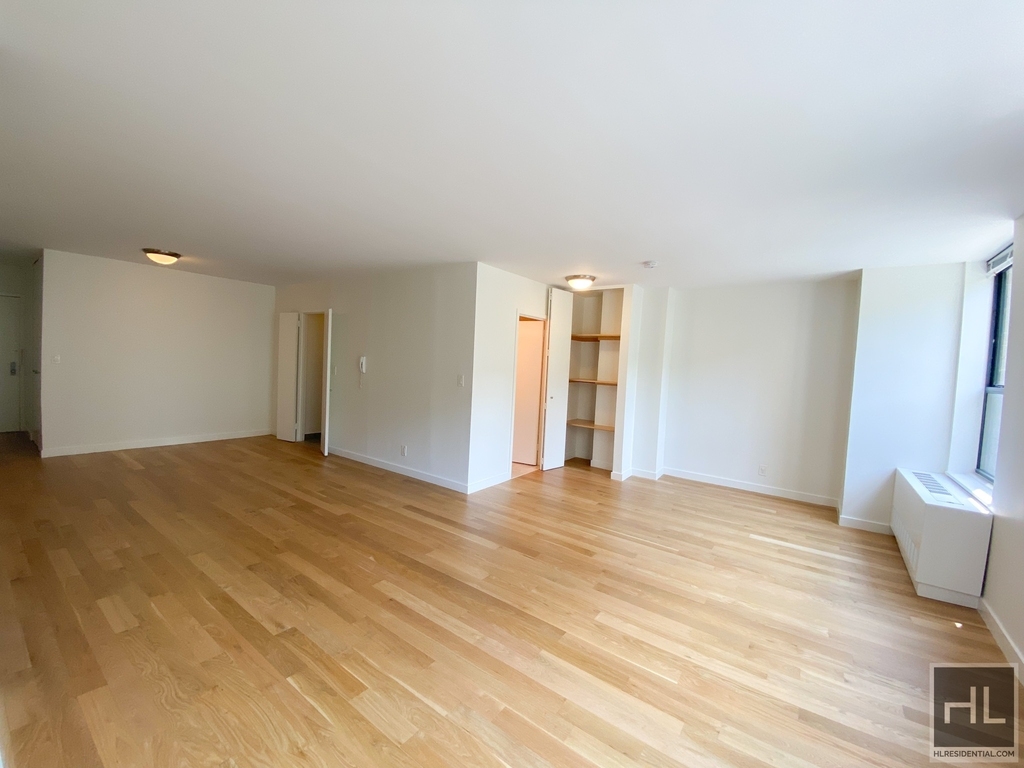 West 87th Street - Photo 1