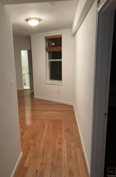 East 58 Street - Photo 1