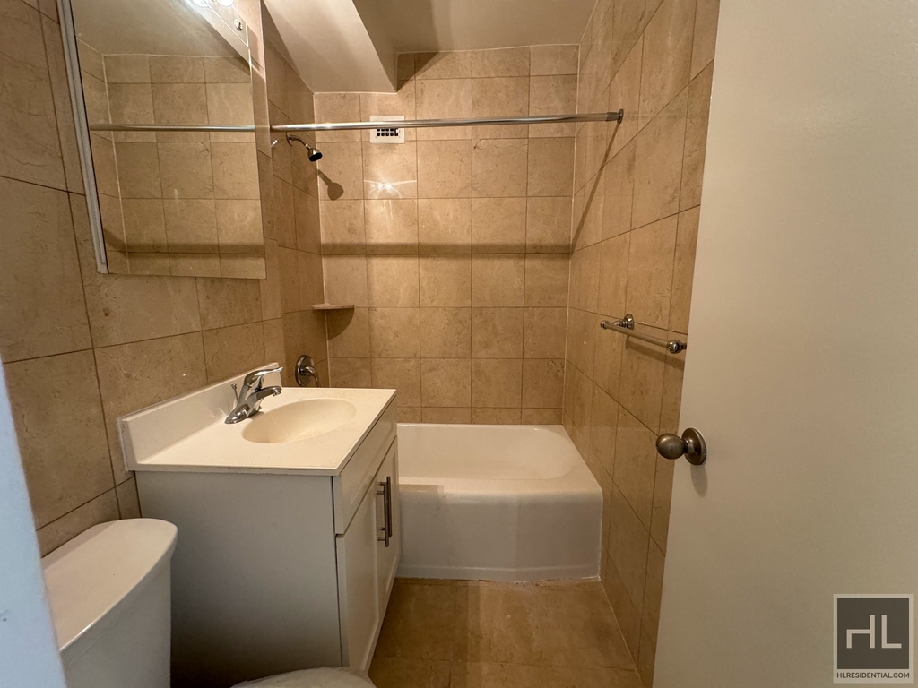 East 79th Street - Photo 5