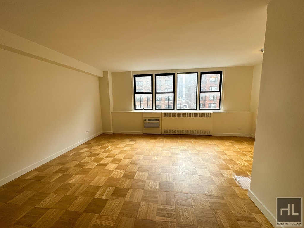 East 79th Street - Photo 0
