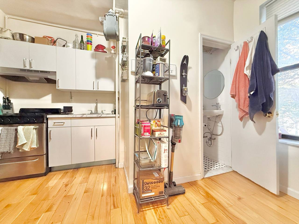 244 Roebling Street - Photo 4