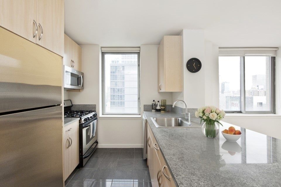 West 47th Street - Photo 2