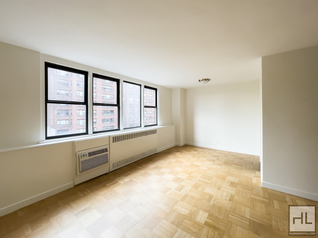 East 79th Street - Photo 0