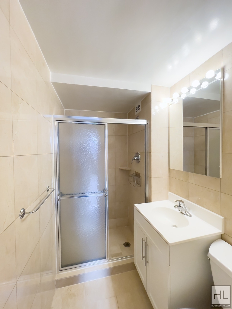 East 79th Street - Photo 6