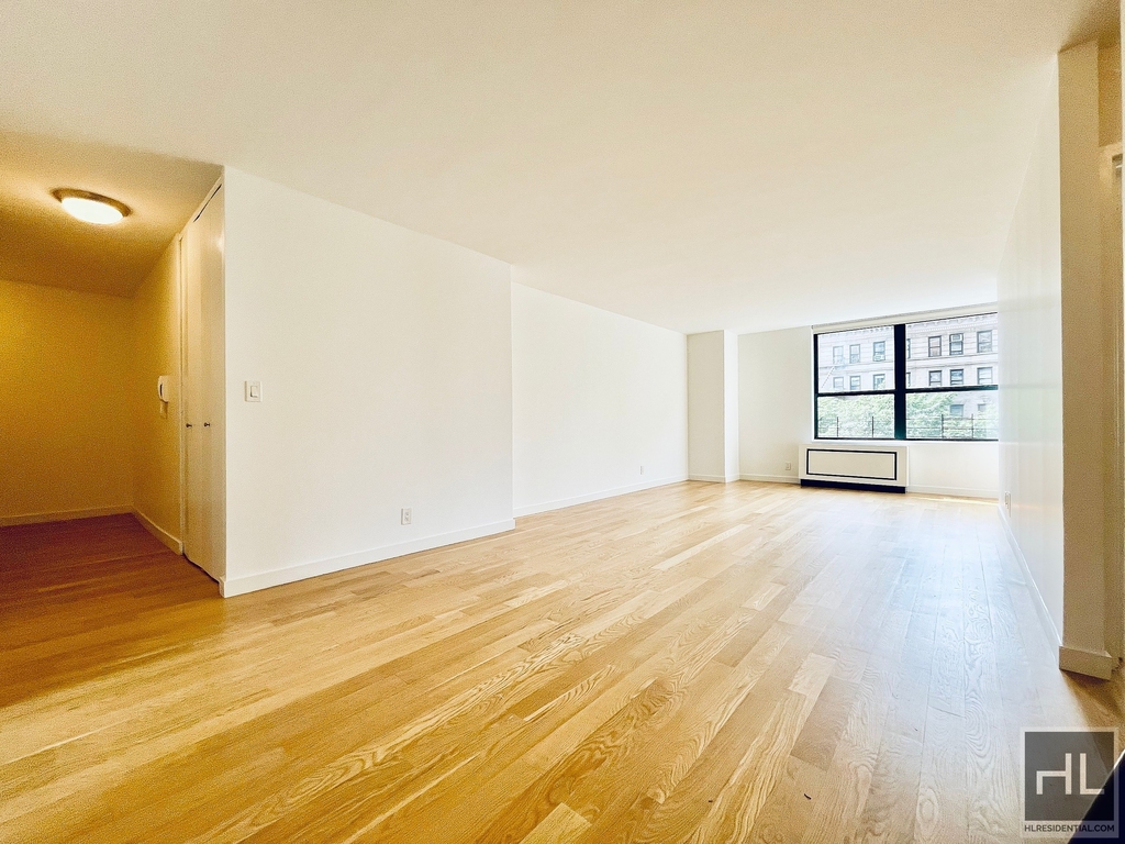 West 87th Street - Photo 0