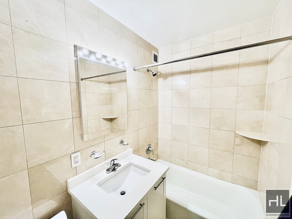West 87th Street - Photo 6