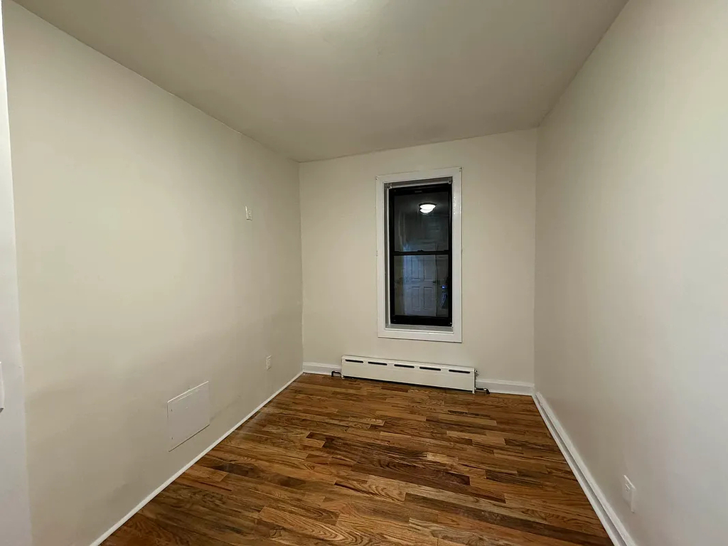 Essex Street and New Lots Avenue - Photo 5