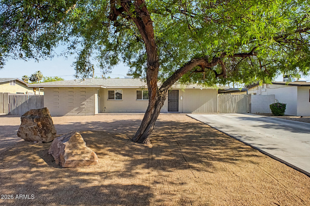 515 E Vista Del Cerro Drive - Photo 0