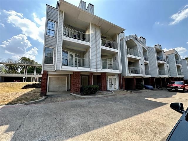 9823 Summerwood Circle - Photo 0