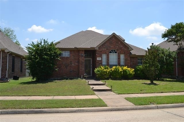 6005 Hidden Pine Lane - Photo 0