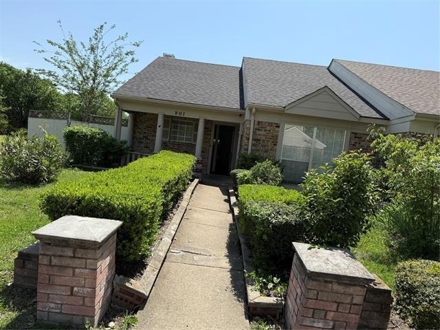 801 Colchester Drive - Photo 0
