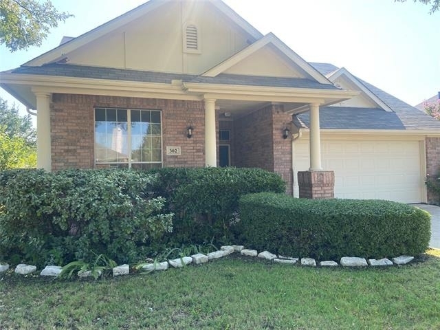 302 Crabapple Drive - Photo 0