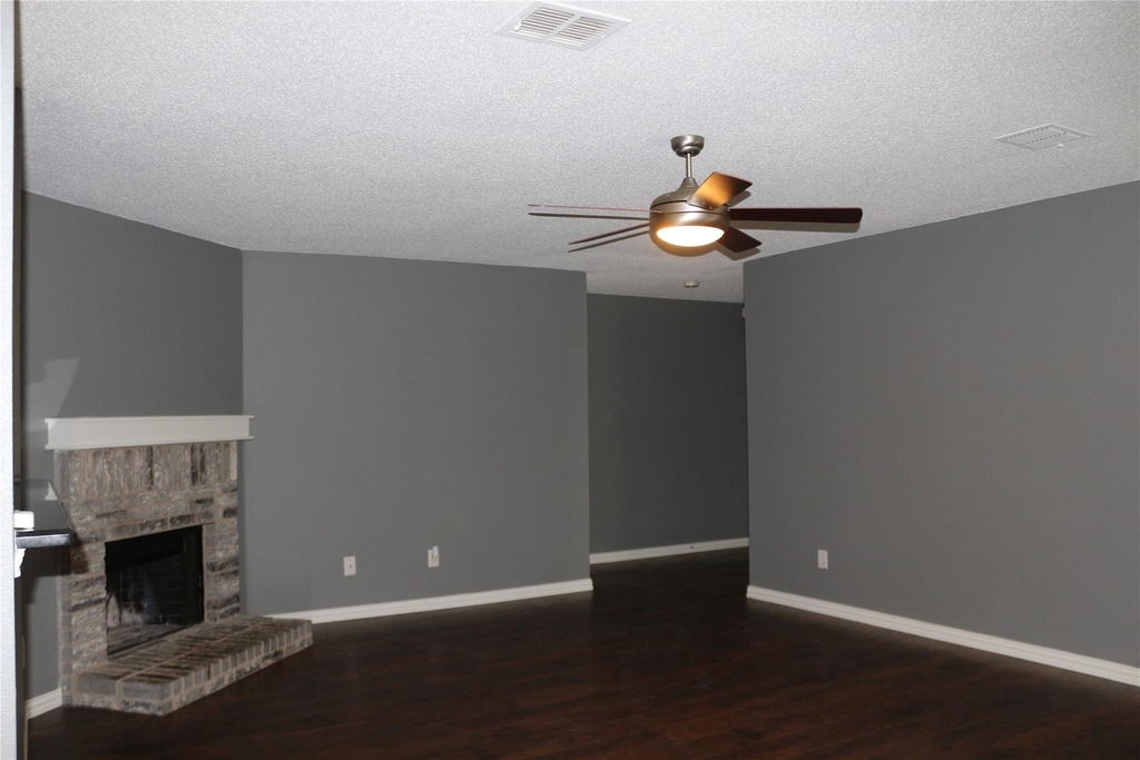 2748 Peach Drive - Photo 3