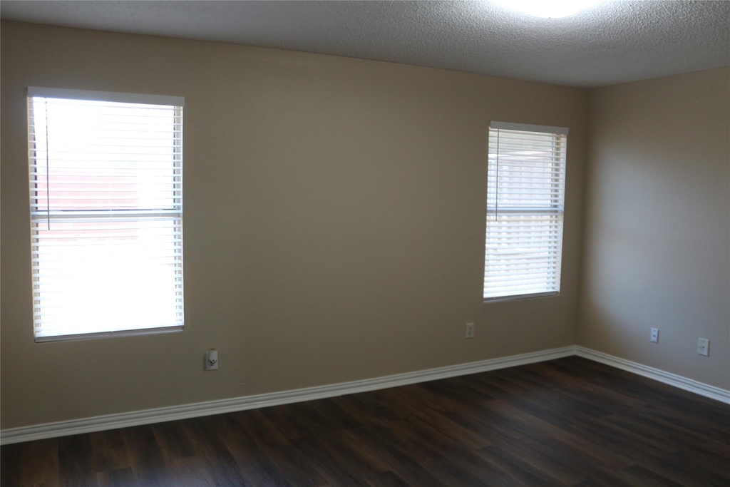 2748 Peach Drive - Photo 8