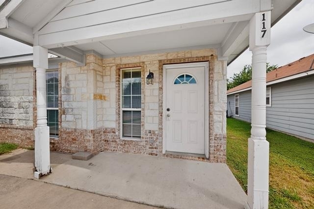 117 W Wilson Avenue - Photo 3