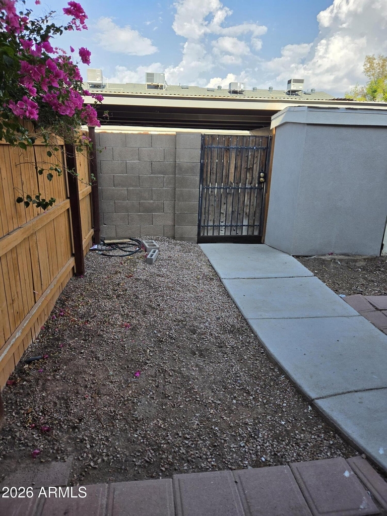 6412 S Mcallister Avenue - Photo 2