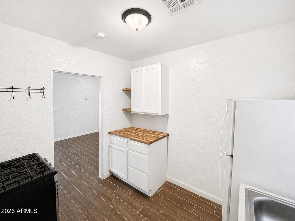 5913 W Palmaire Avenue - Photo 11