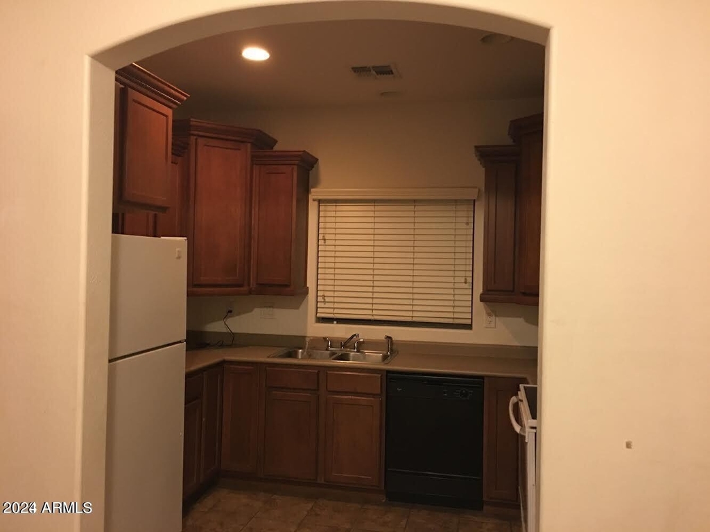 4661 E Laurel Avenue - Photo 5