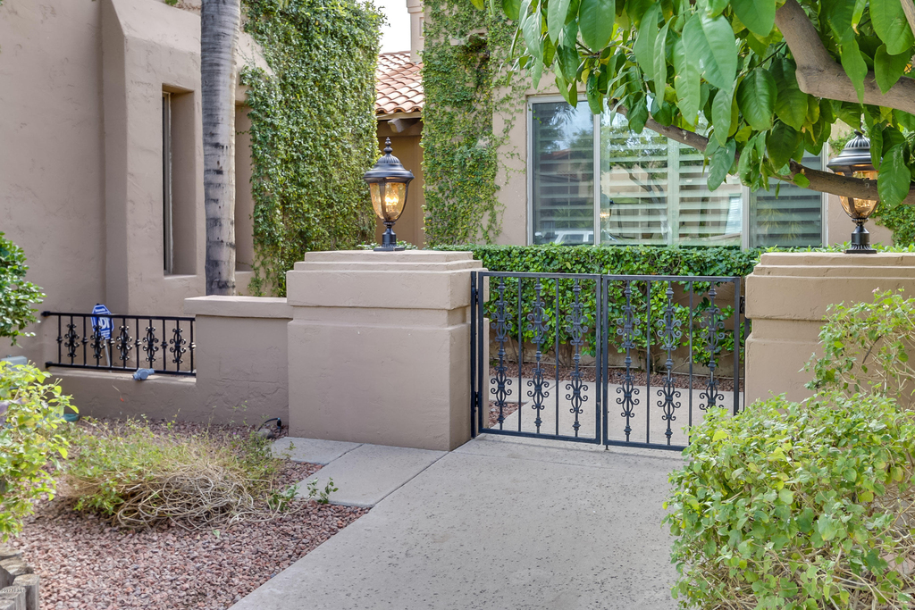 8711 E Paraiso Drive - Photo 2