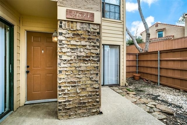 2621 Piedras - Photo 0