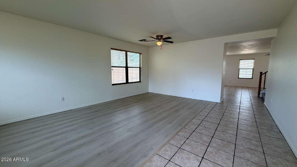 571 E Reflection Place - Photo 2