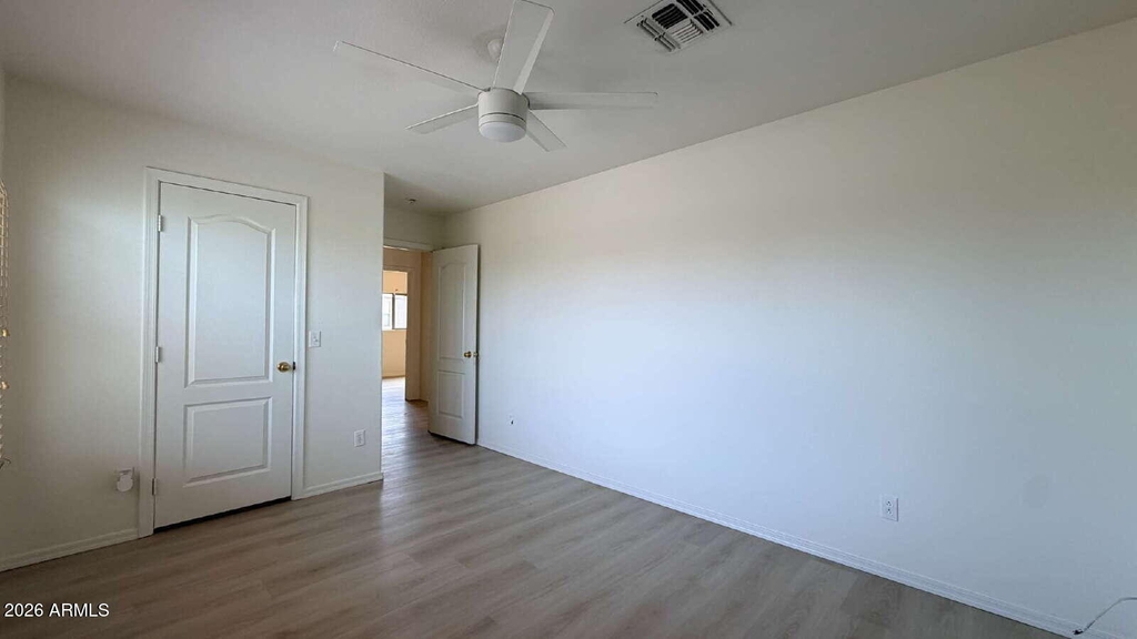 571 E Reflection Place - Photo 14