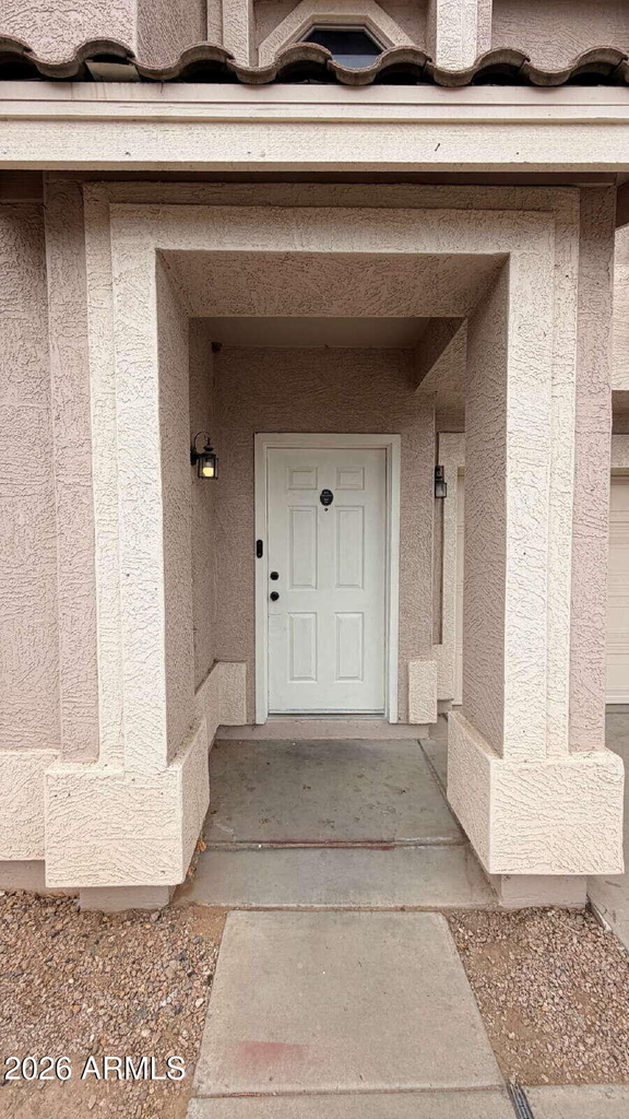571 E Reflection Place - Photo 1