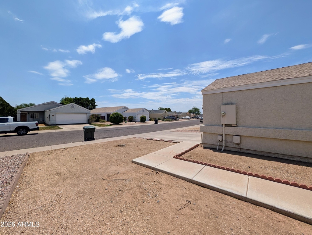 2824 W Angela Drive - Photo 4