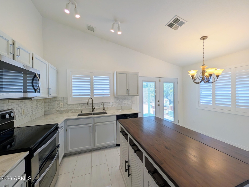 2824 W Angela Drive - Photo 21