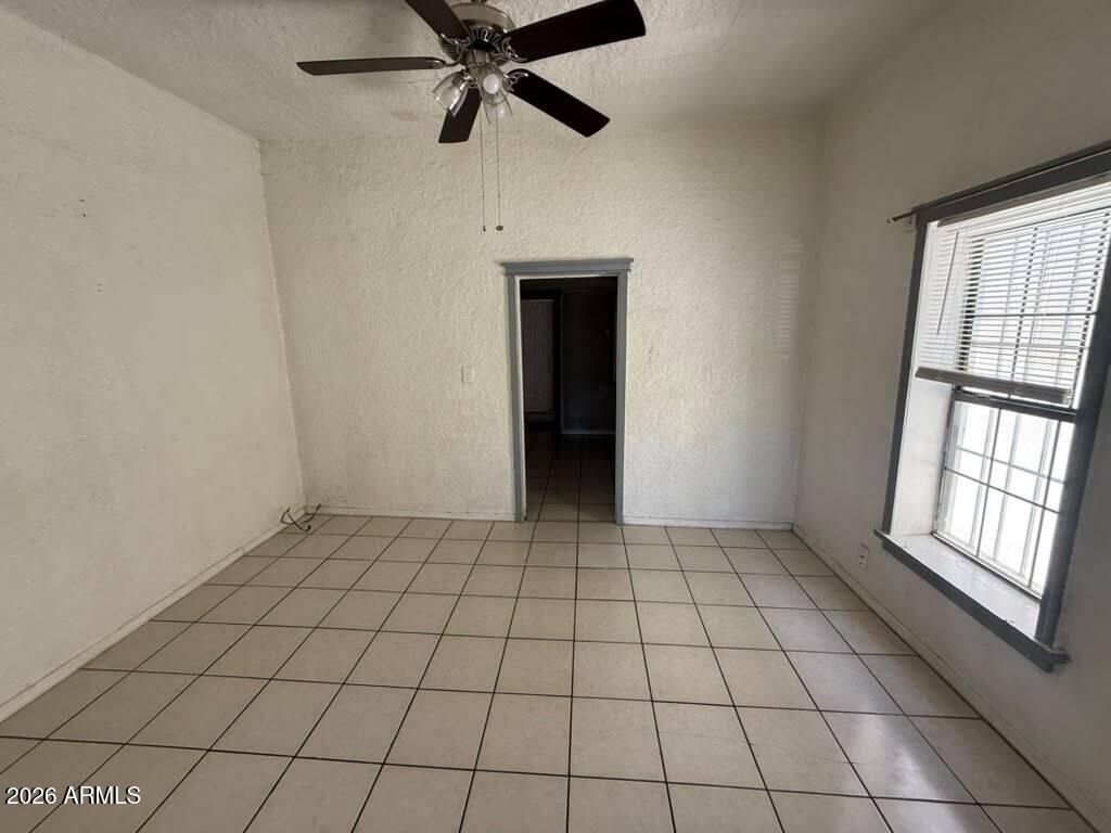 834 E 5th Street - Photo 2