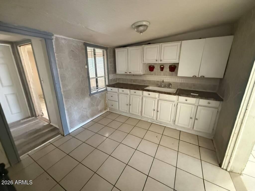 834 E 5th Street - Photo 3