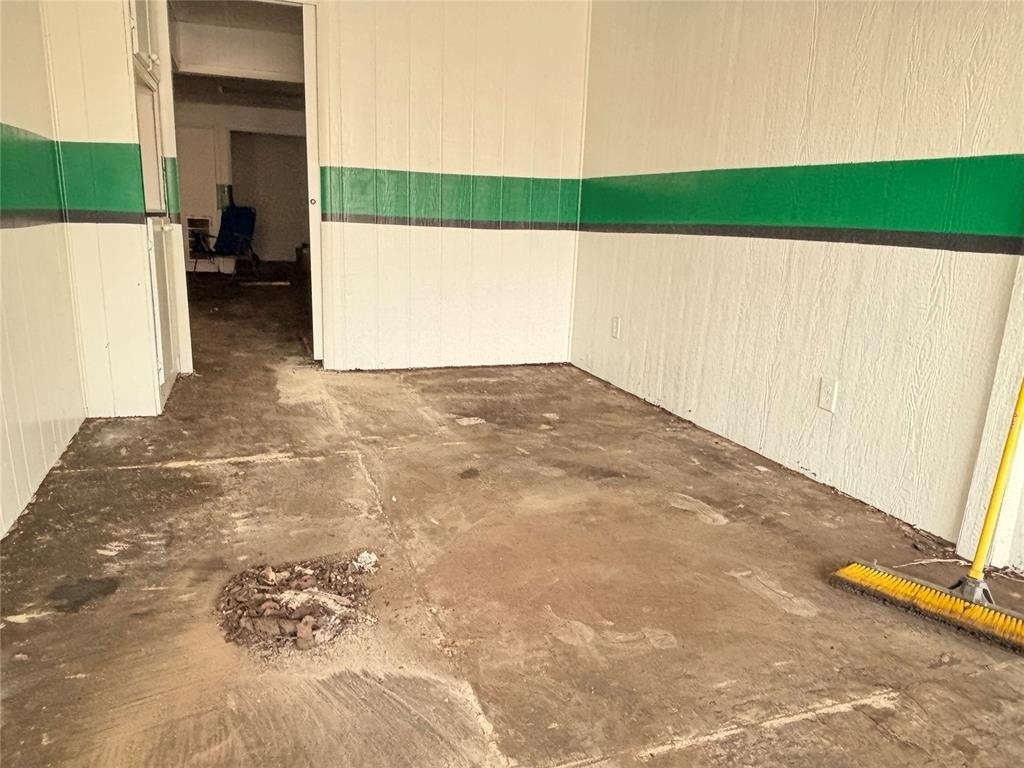 210 E Main Street - Photo 9
